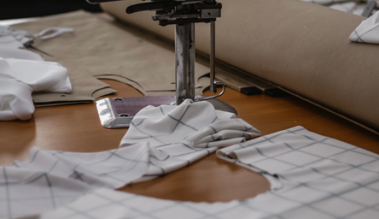 Geleneksel Kesimden Otomatik Kesime Geçiş: Tekstil Fabrikalarında Zaman ve Maliyet Tasarrufu